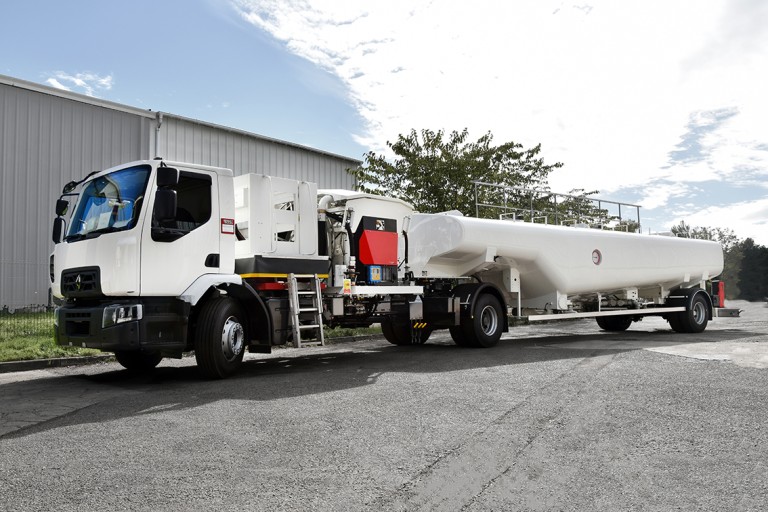 35 000L AIRCRAFT REFUELLER - EZ CONTROL