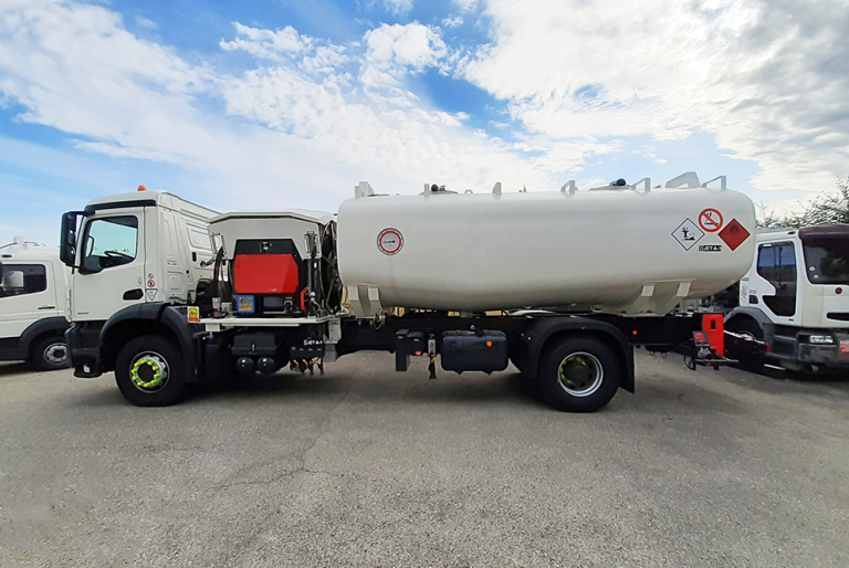 20.000 L AIRCRAFT REFUELLER